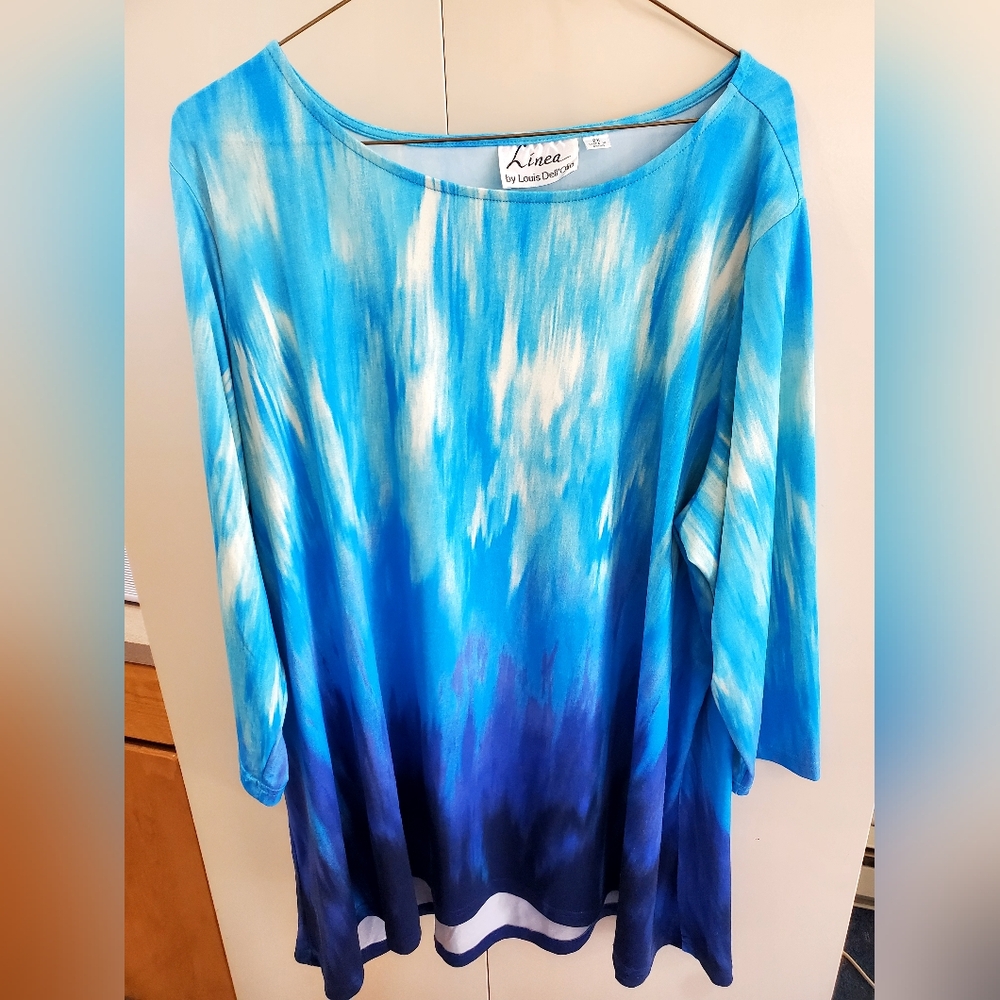 Blue Ombre Women's Top. Like new!